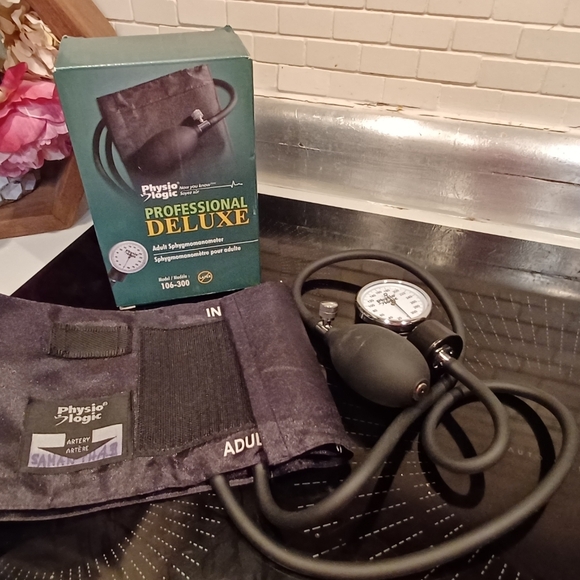 SPHYGMOMANOMETER (BLOOD PRESSURE) Adult Unit by Physiologic - Picture 4 of 8